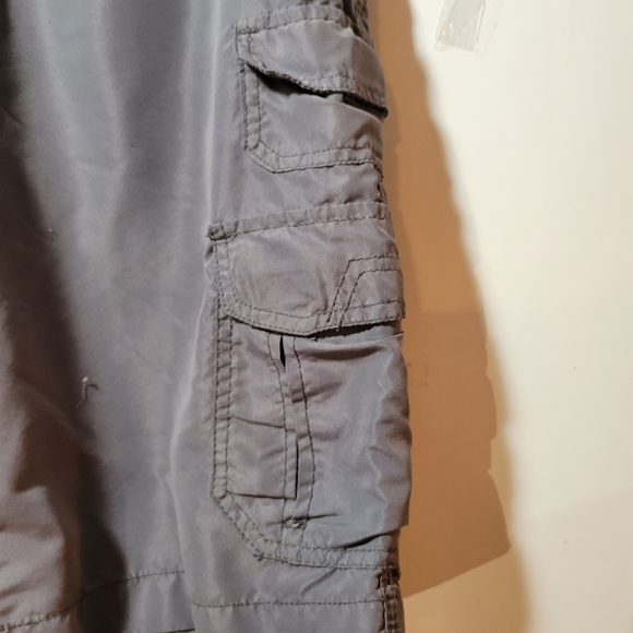 Iron CO men's Cargo shorts size 31 very light weight one small spot - Picture 3 of 10